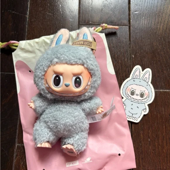 Exciting Macaron LABUBU sea salt coconut - Picture 3 of 5